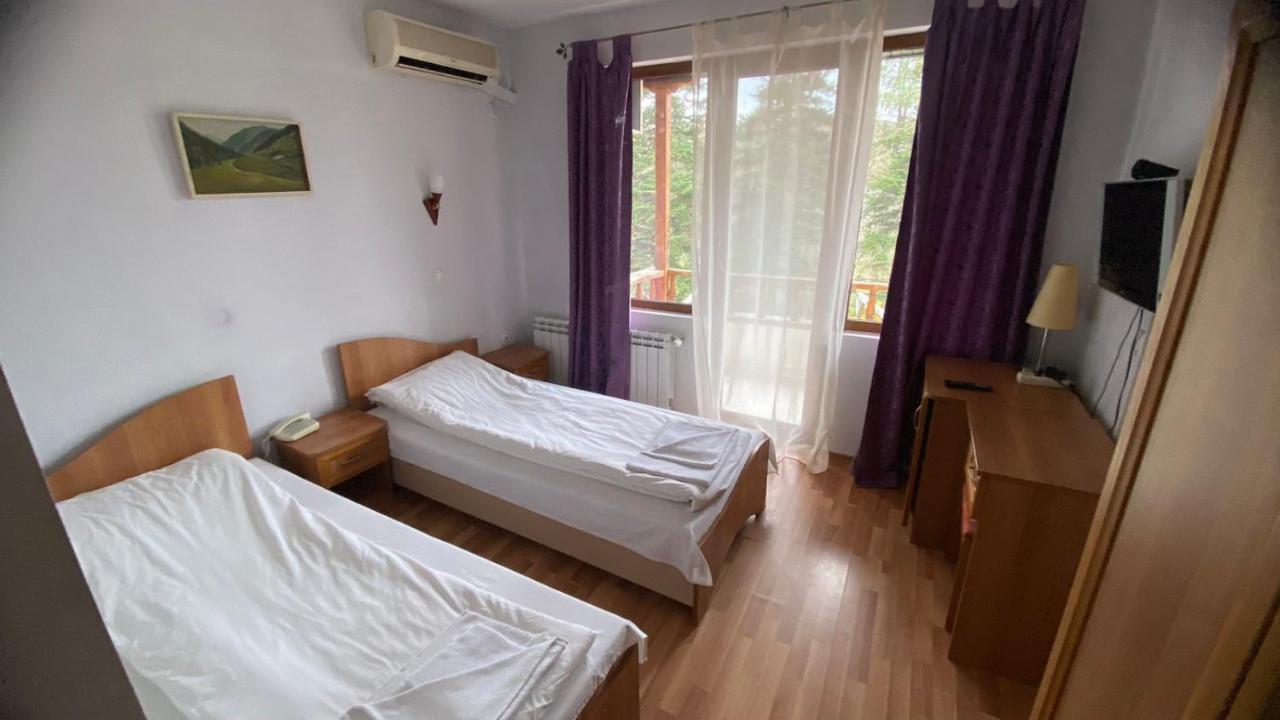 Хотел Галина Палас Srem Luaran gambar