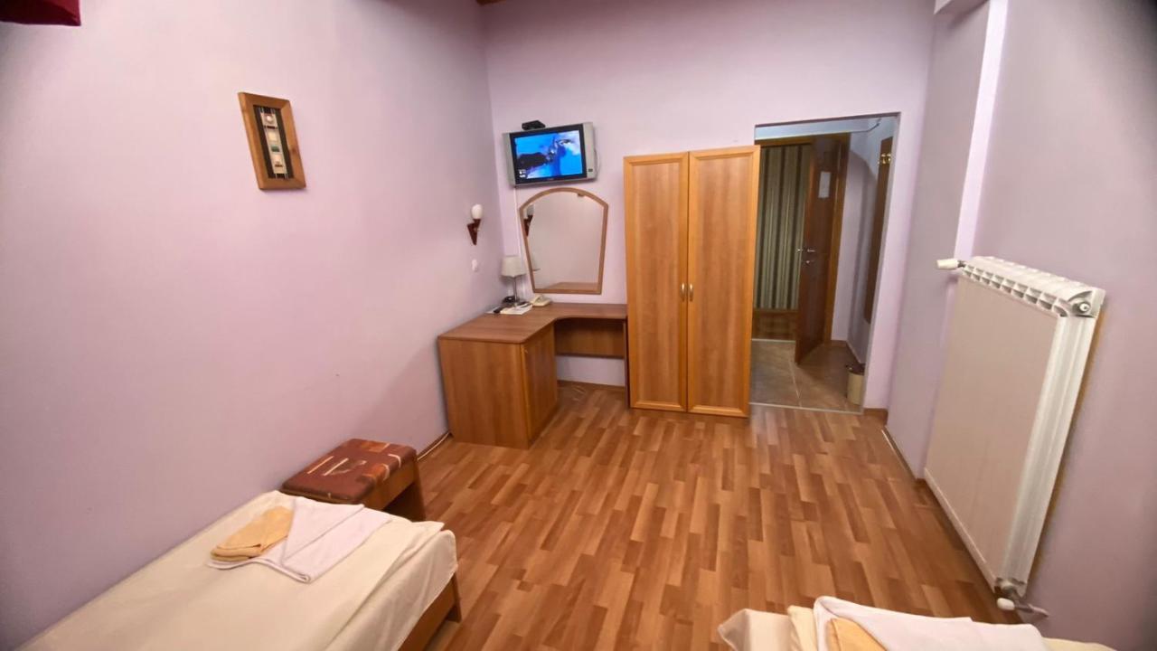 Хотел Галина Палас Srem Bilik gambar