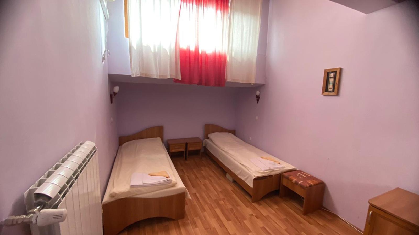 Хотел Галина Палас Srem Bilik gambar